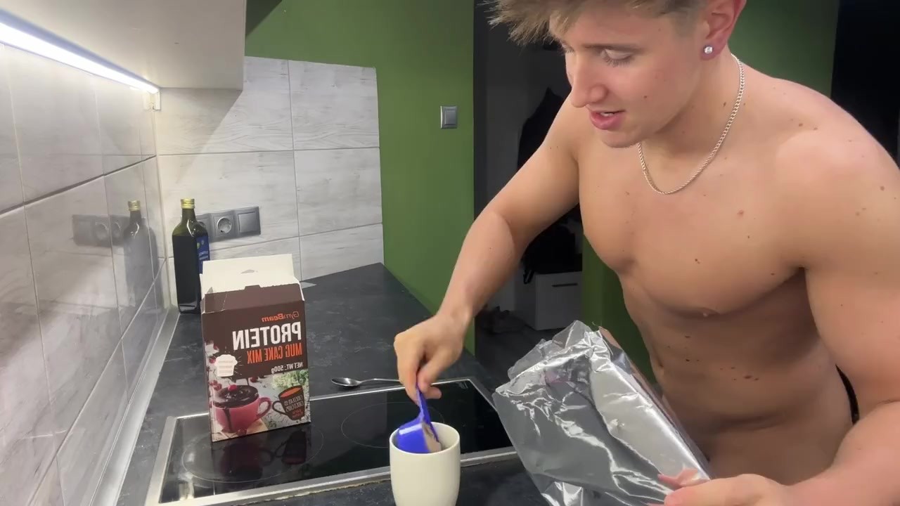 ВОЛШЕБНОЕ ПЕЧЕНЬЕ - Голая Готовка - Бесплатное секс видео - RedTube