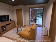 【浴衣SEX/イチャラブH】お忍び旅行でドスケベ不倫&セックス三昧!! 山奥でNTRれちゃう美人妻さん♡ 自ら激しく腰を振って、日頃のストレスを大放出♪　個人撮影 素人 ハメ撮り 温泉 人妻 中出し 1/16