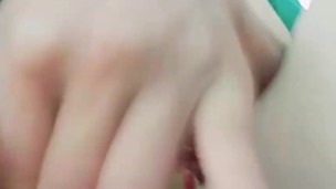 Masturbando ando caliente quisiera un consolador grande