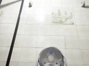 GRANDE MUJER CULONA ENTRA AL BAÑO Y DEJA VER SUS PARTES INTIMAS 5/16