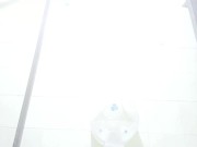 MI MADRASTRA ME MUESTRA SU CULO GIGANTE MIENTRAS ORINA 1/16