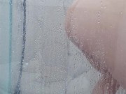 hottie likes to play in the bath and shows off her sexy ass 14/16