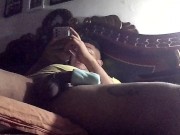 Chico universitario cachondo se masturba su enorme polla 7/16