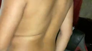 Empecé por unas fotos y terminé haciendo un video porno