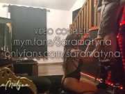 Je l'attache et je le baise... 5/16