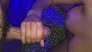 BIG ASS TINDER GIRL PLAYING WITH HER TITS,AWESOME HANDJOB AND THEN I FUCKED HER FOR A REWARD