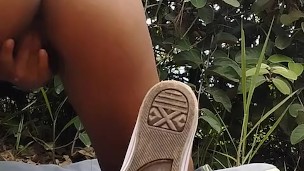 Comendo a sua buceta no parque nacional.