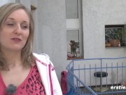 Ersties - Die blonde Bäckerin Alexa liebt es, sich selbst zu kneten 8/16