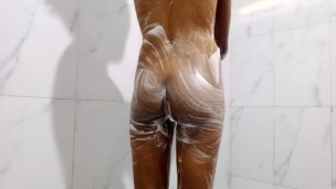 Pequena Stripper Cavalga Pau Duros no VIP Room