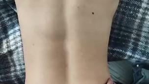 Leche entre mis nalgas por la mañana