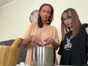 Cooking Russian syrniki leads to a hot threesome / Kate Quinn / Mary Frost 1/16