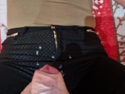 POV Spuściłem się na jej spodnie a ona poszła w nich do pracy 16/16