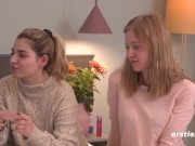 Ersties - Mädels-Tag zu viert mit intimen Details und einer heißen Orgie 12/16