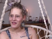 Ersties - Fetisch-Girl Ines masturbiert ausgiebig zu Hause 6/16