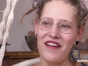 Ersties - Fetisch-Girl Ines masturbiert ausgiebig zu Hause 8/16