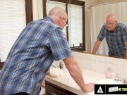 Exhibitionist Cutie Fucks In Front Of Her Pervy Stepdad 4/16