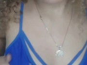 Tocándome con este bikini de color azul puesto 2/16