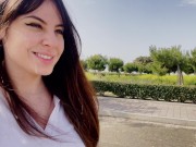 Sexo en el Taxi, le pago al taxista con mi tanga usado :) pero me deja tirada :O 16/16