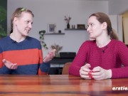 Ersties - Heiße lesbische Action mit der Pornoproduzentin Sally B und ihrem Fan Emma K 15/16