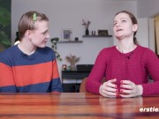 Ersties - Heiße lesbische Action mit der Pornoproduzentin Sally B und ihrem Fan Emma K 8/16