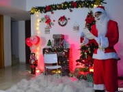 LE DOY VIAGRA A SANTA CLAUS PARA QUE ME DE LECHE DE FELIZ NAVIDAD. 4/16