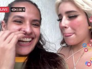 Part1 Estudantes doidas por sexo trola amigo nerda em uma live do facebook, olha a reação dele 3/16