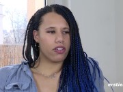 Ersties - Schweizerin Lena S kommt mit ihrem Massagestab zum Orgasmus 12/16