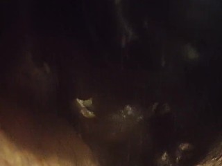 “Te gusta?” me pregunta la gordita puta mientras me la mama