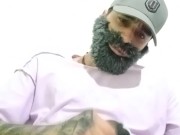 Masturbándome muy duro por mi amiga boto toda mi leche a chorros