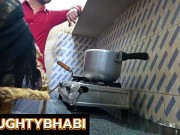 रसोई में मेरी खुजली वाली चूत की चुदाई! 1/16