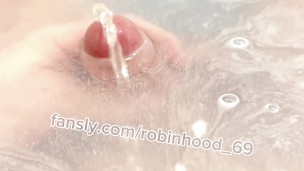 Foreskin piss at bath 🛀 time