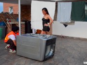 AMA DE CASA ES FOLLADA POR ELECTRICISTA PARA SER RECOMPENSADO POR SU TRABAJO. 4/16