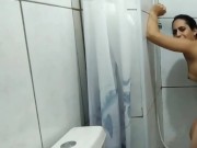 Peguei meu marido batendo uma no chuveiro e fiz ele me foder gostos 10/16