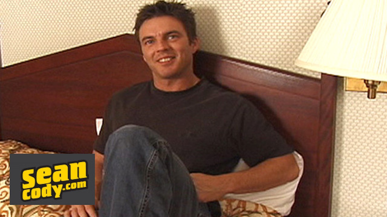 SEAN CODY - He Decides To Go At The Club To Find Some Straight Men To Keep Him Entertain - Free Sex Video - RedTube