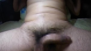 撮影再開の雑魚ちんこ。乳首もいじって元気に射精。
