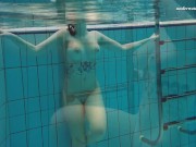 Enjoy big bouncy tits of Dashka in the swimming pool 15/16