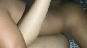 Una noche apasionada termina con sexo duro y gritos fuertes que doy montada en esta dura polla