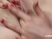 Ersties - 21-jährige Carla D fingert sich ausgiebig selbst 10/16