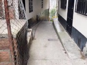 I am invited by a friend in Colombian favelas 1/16