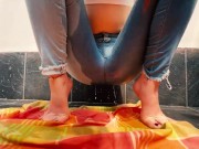 DESESPERATE FOR PEEING - Screenshot 15 of 16 - Wet And Messy