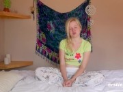 Ersties - Musikstudentin Anna M. aus Erfurt verwöhnt sich mit Dildo 4/16