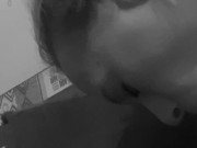 J’aime enfoncer ça grosse bite dans ma bouche 4/16