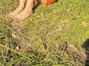 NAKING PUSSY ON THE BEACH! REAL ORGASM IN PUBLIC! HOT SOLO MASTURBATION! FREE FULL VIDEO! 11/16