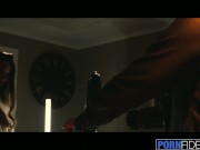 Lucky Photographer Found the Perfect Model 4/16