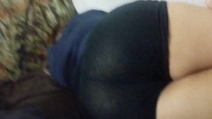 PAREJA LATINA ROMANTICA CON MINI SHORT DE LICRA