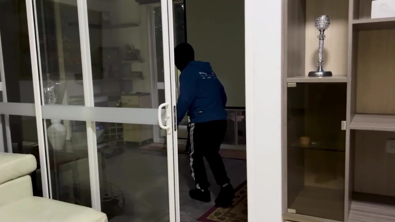 Housewife CelesteAlba gets fucked by masked burglar with big cock who breaks into her house - RedTube