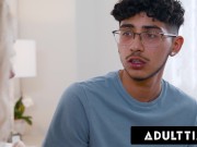 Sadie Summers Offers Up Pussy To Pervy Teen 4/16