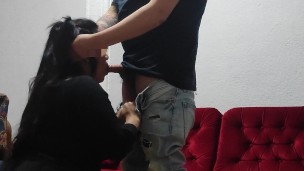 follo a la amiga de mi novia antes de que llegue y nos sorprenda (real) 2da part.