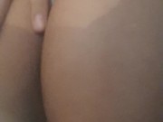 DANDOLE UN MASAJE A MI AMIGA 8/16