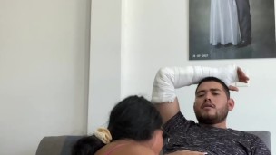 descarada se que su mano esta inmobil